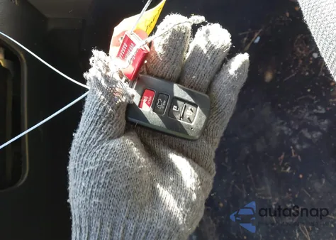 2017 Toyota Rav4 Xle из США, поврежденный, VIN JTMRFREV4HJ169913